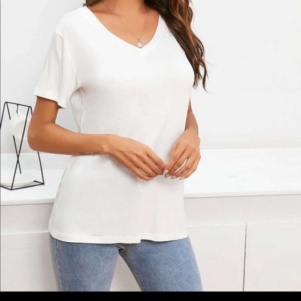 V neck tee shirt top white basic minimalist - Picture 7 of 7
